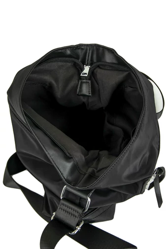 INT Geantă Crossbody Neagră Din Material Impermeabil