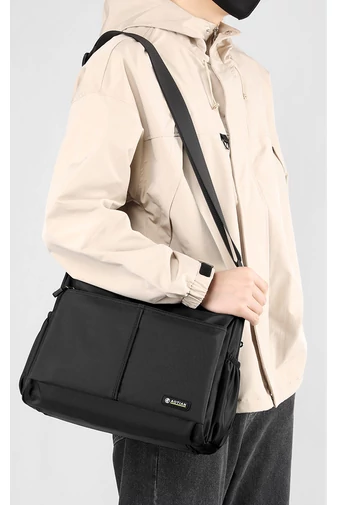 Geantă Neagră Crossbody De Bărbați Bonluo Din Material Impermeabil Dimensiune (25*33*13cm)