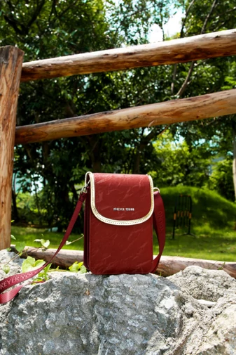 Geantă Crossbody Multifuncțională Maro Bonluo Design Compact Elegant 20*13*6cm