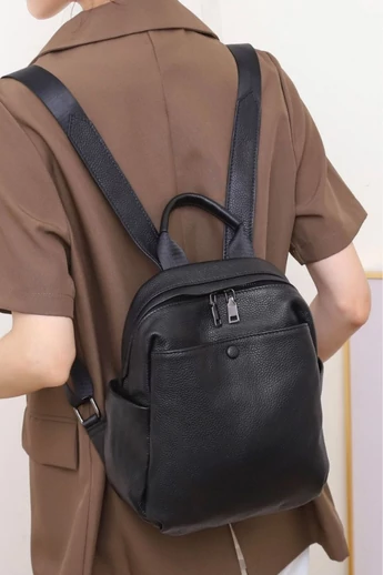 Rucsac Dama Din Piele Naturală Elegantă Și Compactă Neagră 27*21*13cm